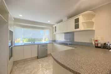 36 Meadowland Drive, Somerville