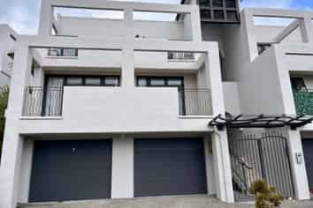 13/8 Monte Cassino Place, Birkenhead