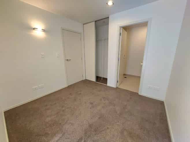 225/4 Wagener Place, Mount Albert