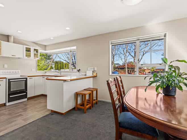 2/18 Barnes Road, Redwood
