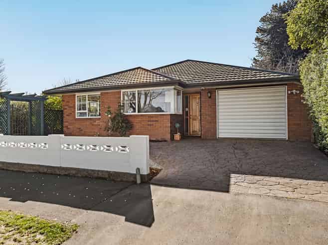 2/18 Barnes Road, Redwood