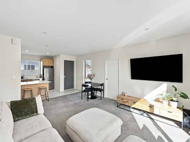 97B Veitches Road, Casebrook