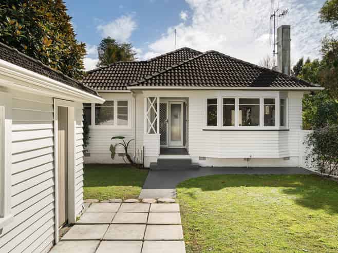13 Burrows Street, Avenues