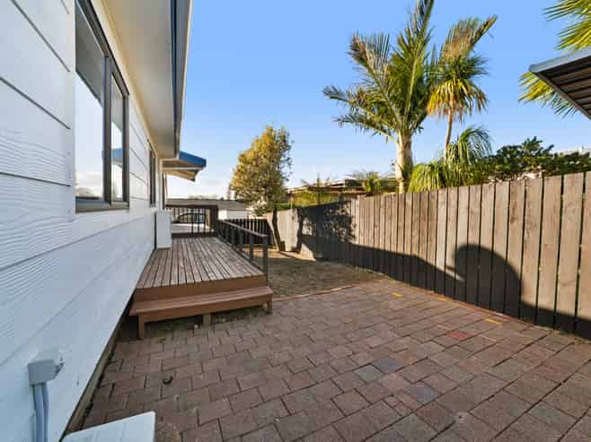 2/9 Porchester Road, Papakura