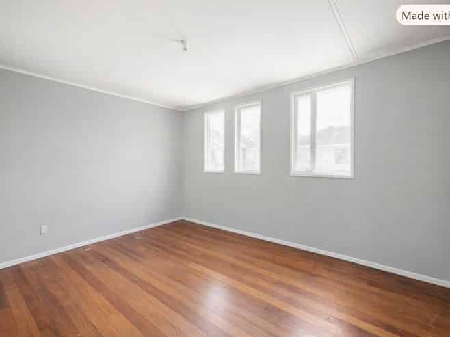 13 Blampied Road, Otara