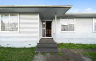 13 Blampied Road, Otara