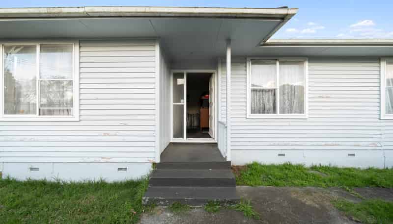13 Blampied Road, Otara