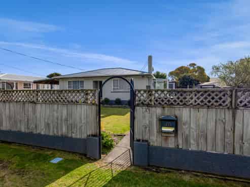40 Queens Road, Glen Avon