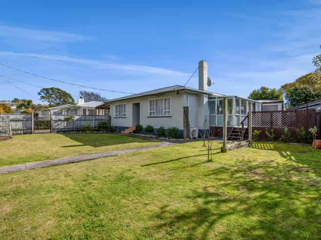 40 Queens Road, Glen Avon