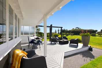 961 Main North Road, Urenui