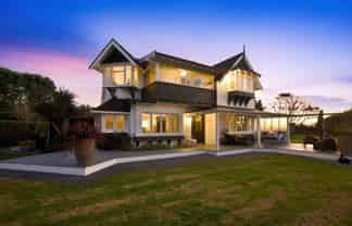 961 Main North Road, Urenui