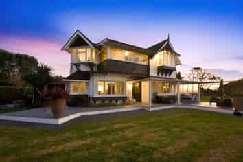 961 Main North Road, Urenui