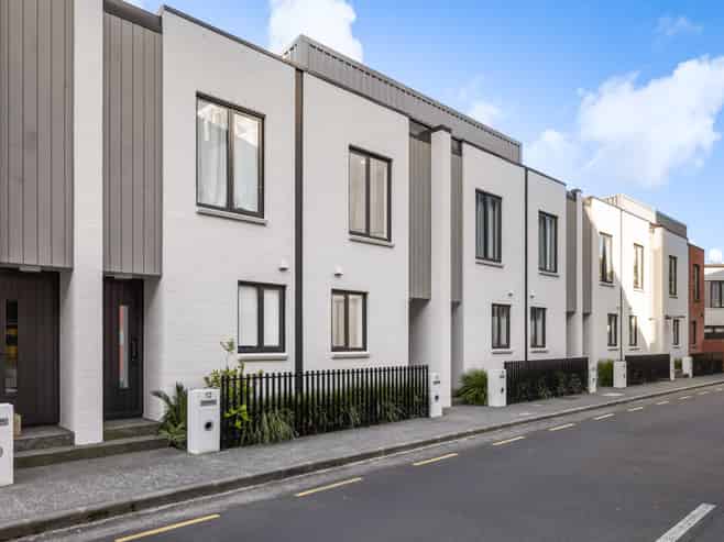 13/666B Great South Road, Ellerslie