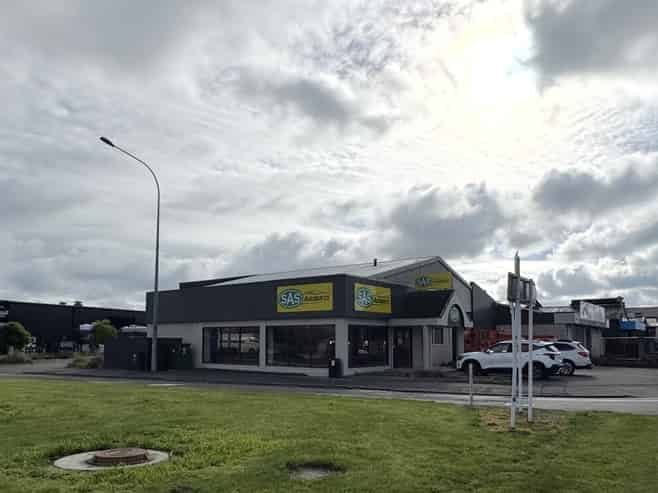 Front and Centre on Tremaine Avenue