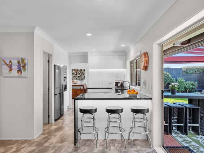 7 Nypa Way, Somerville