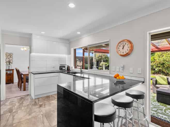 7 Nypa Way, Somerville