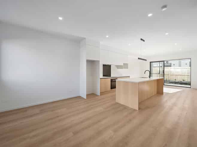 10-12 Clendon Place, Manurewa