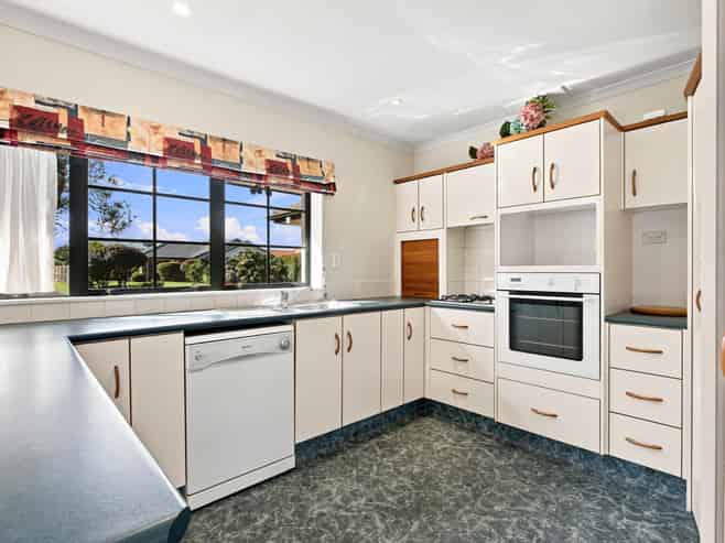 14 Olympus Grove, Papamoa
