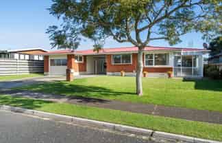 22 Woods Avenue , Matua