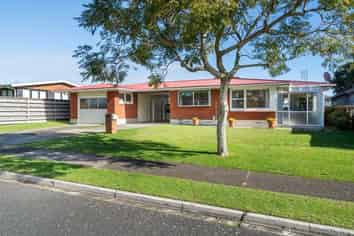 22 Woods Avenue , Matua