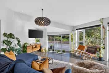58 Macs Road, Hira
