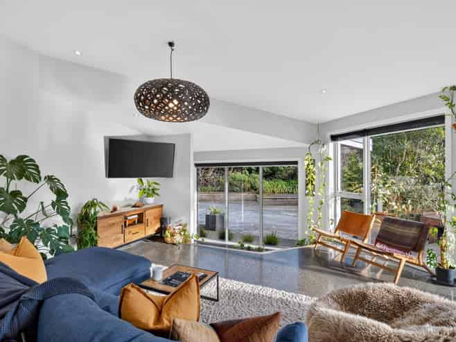 58 Macs Road, Hira