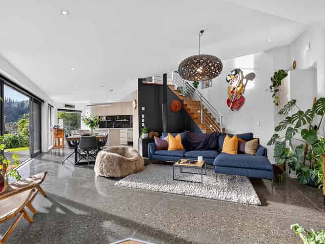 58 Macs Road, Hira