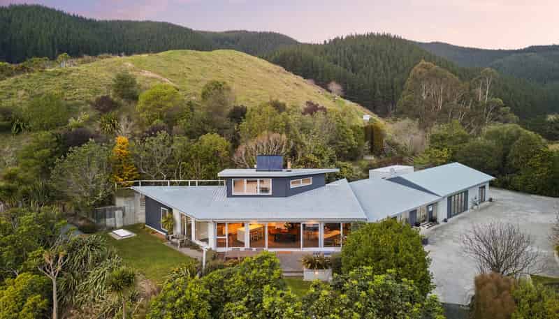 58 Macs Road, Hira