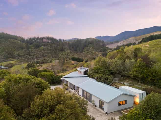 58 Macs Road, Hira