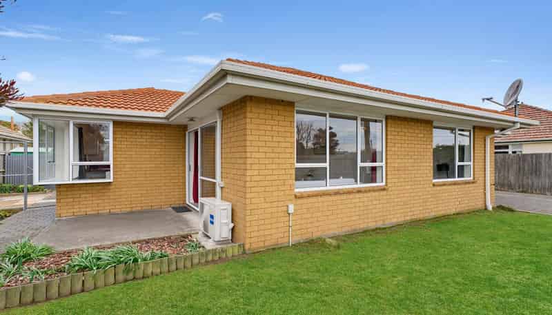 2/2 Bentley Street, Russley
