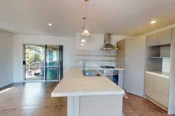 90 Treadwell Street, Springvale