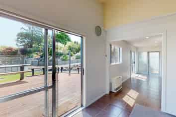 90 Treadwell Street, Springvale