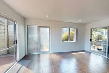 90 Treadwell Street, Springvale