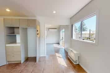 90 Treadwell Street, Springvale