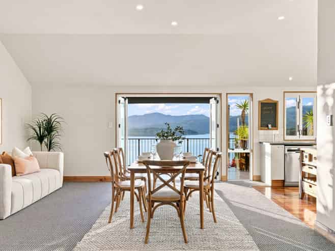15 The Terrace, Governors Bay