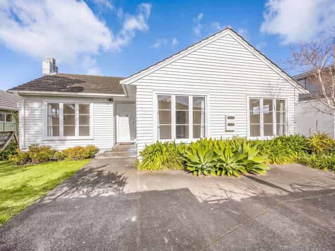 82-84 Ocean View Road, Hillcrest