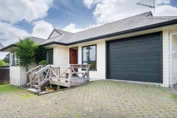 17A Vina Place, Massey