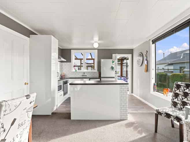 140 Victoria Road, SAINT KILDA