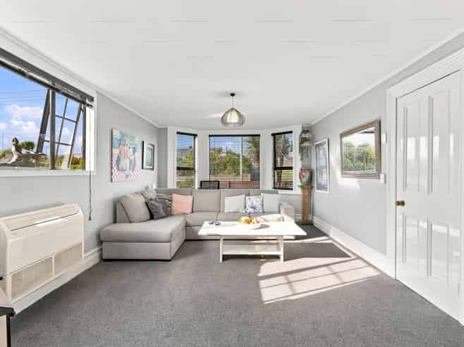 140 Victoria Road, SAINT KILDA