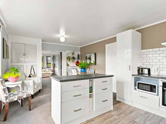 140 Victoria Road, SAINT KILDA