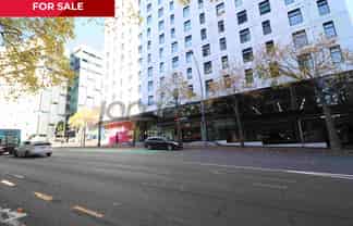 MUST SELL - VENDOR BLEEDING Queen St Retail