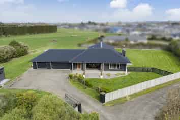 75 Reid Line West, Feilding