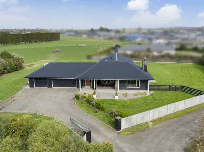 75 Reid Line West, Feilding