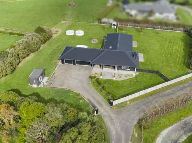 75 Reid Line West, Feilding