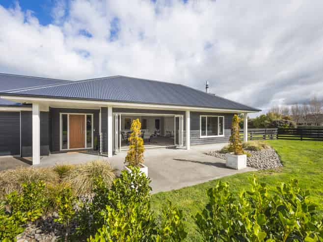 75 Reid Line West, Feilding