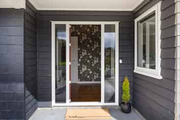 75 Reid Line West, Feilding