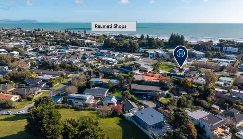 10 Alexander Road, Raumati Beach