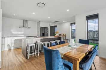 8 Gemstone Place, Rolleston