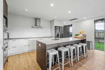 8 Gemstone Place, Rolleston