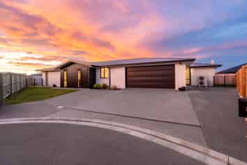 8 Gemstone Place, Rolleston